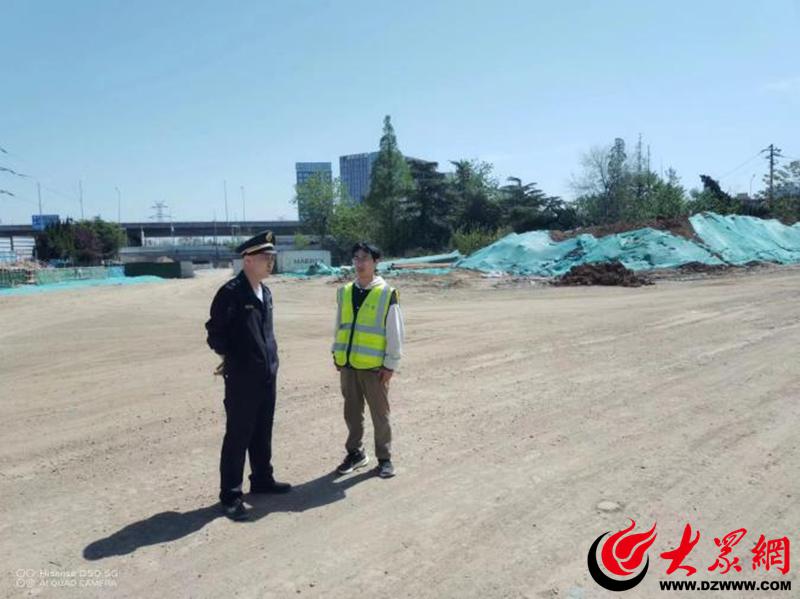 市北区开平路街道综合行政执法中队强化扬尘治理执法检查 守护蓝天白云宜居环境(图1)